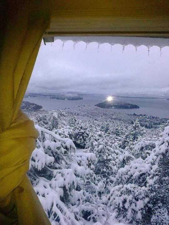 Con Increible Vista Al Nahuel Huapi Chalet *